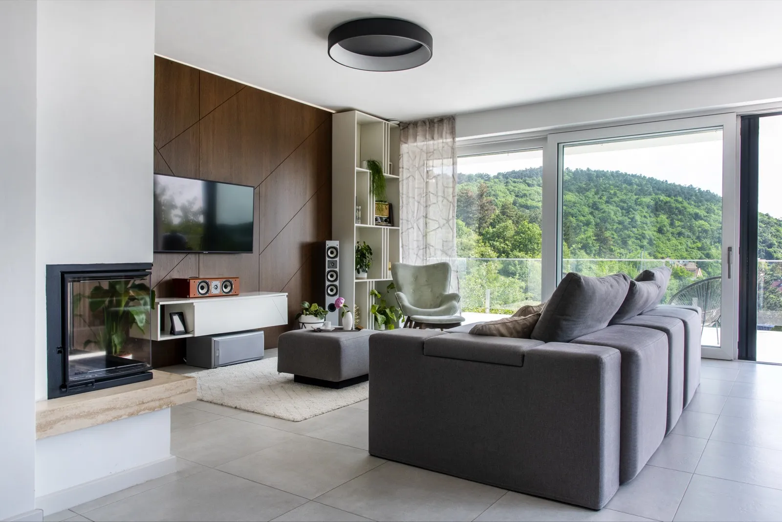 Diagonal geometric patterns on back wall