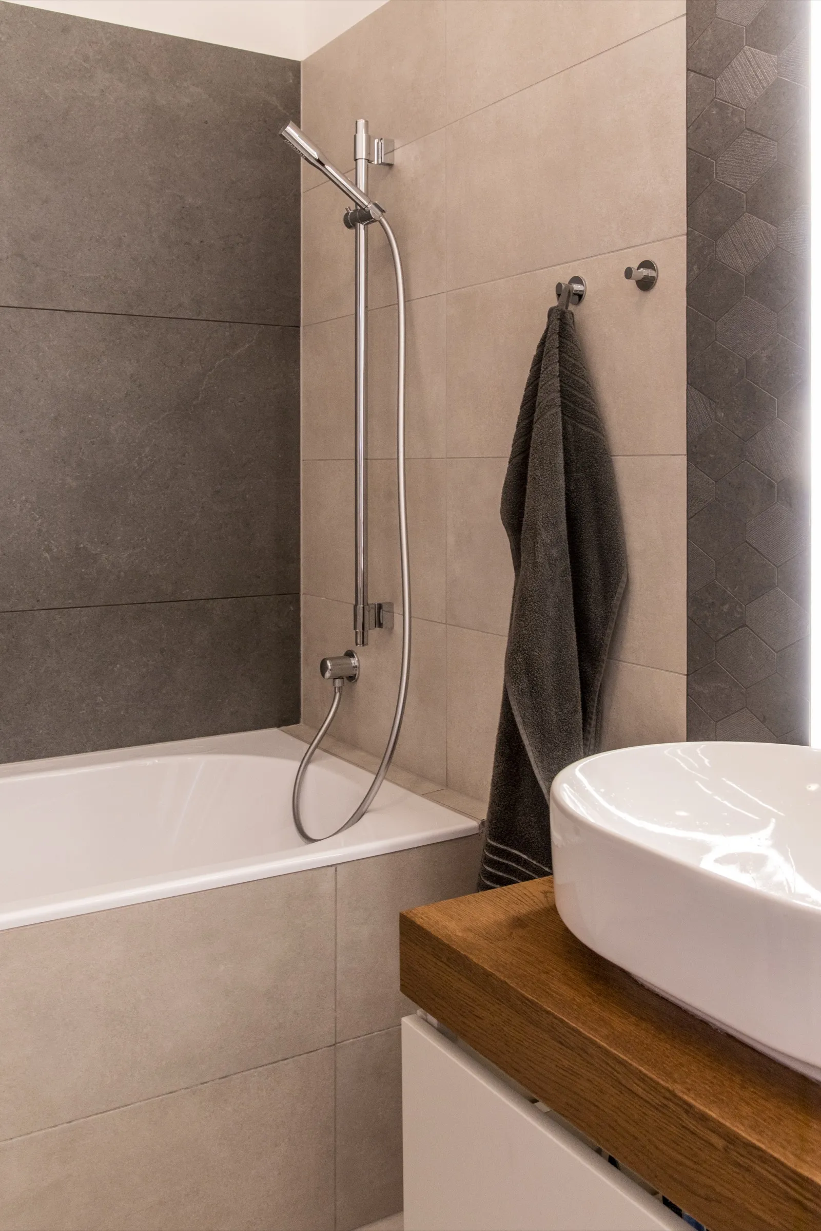 Children's room with singing birds wallpaper