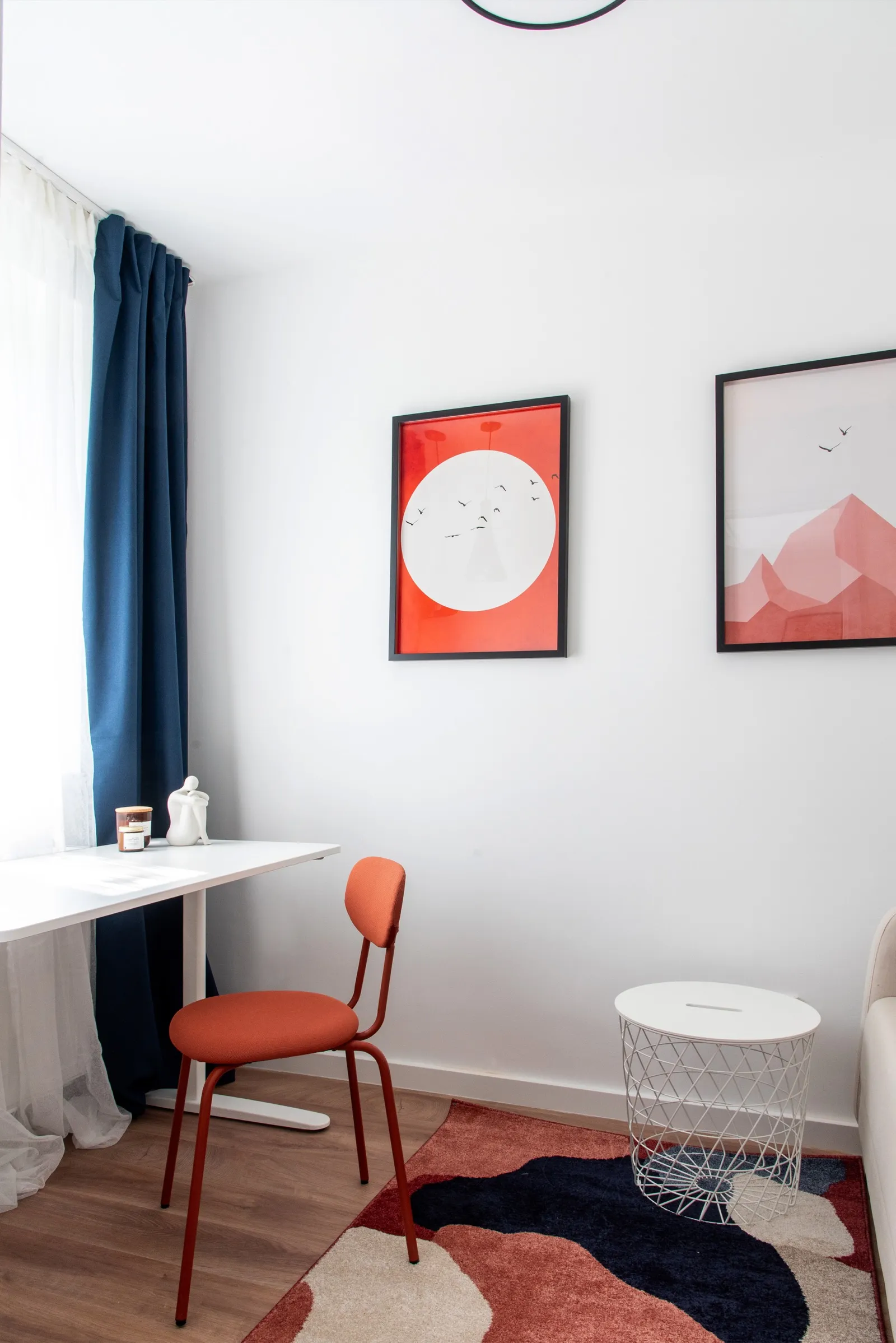 Compact kitchen, spacious feel