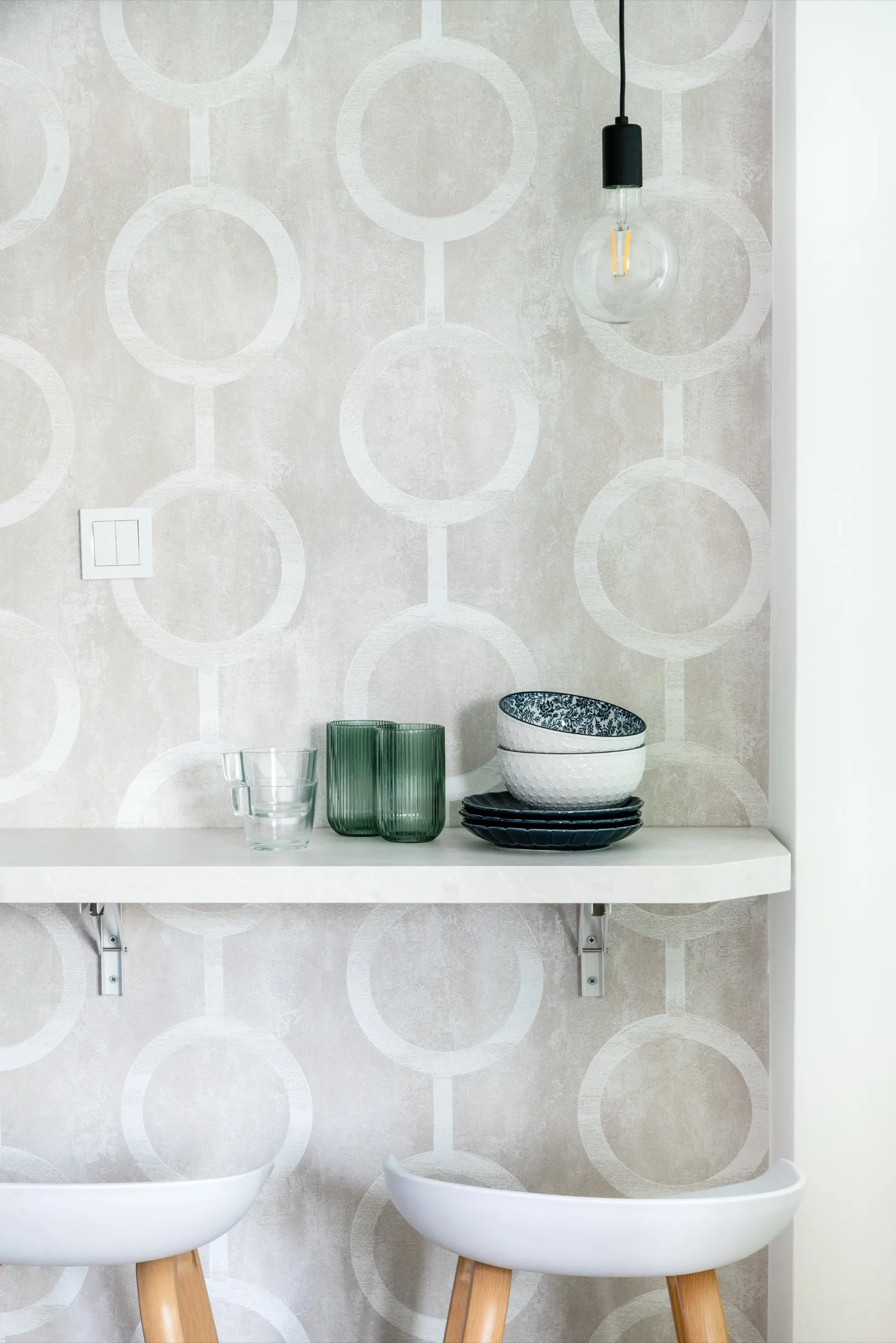 Concealed cistern wall detail