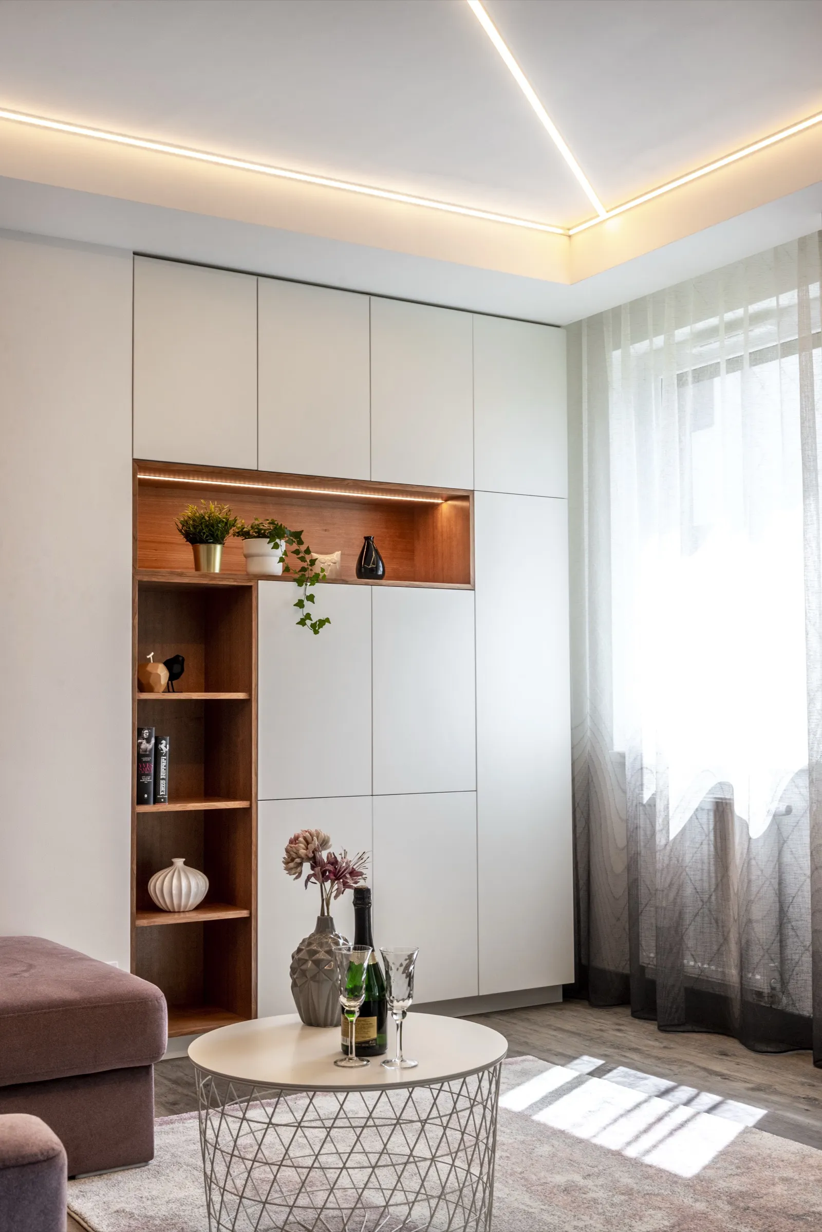 Children's room with house-shaped niche