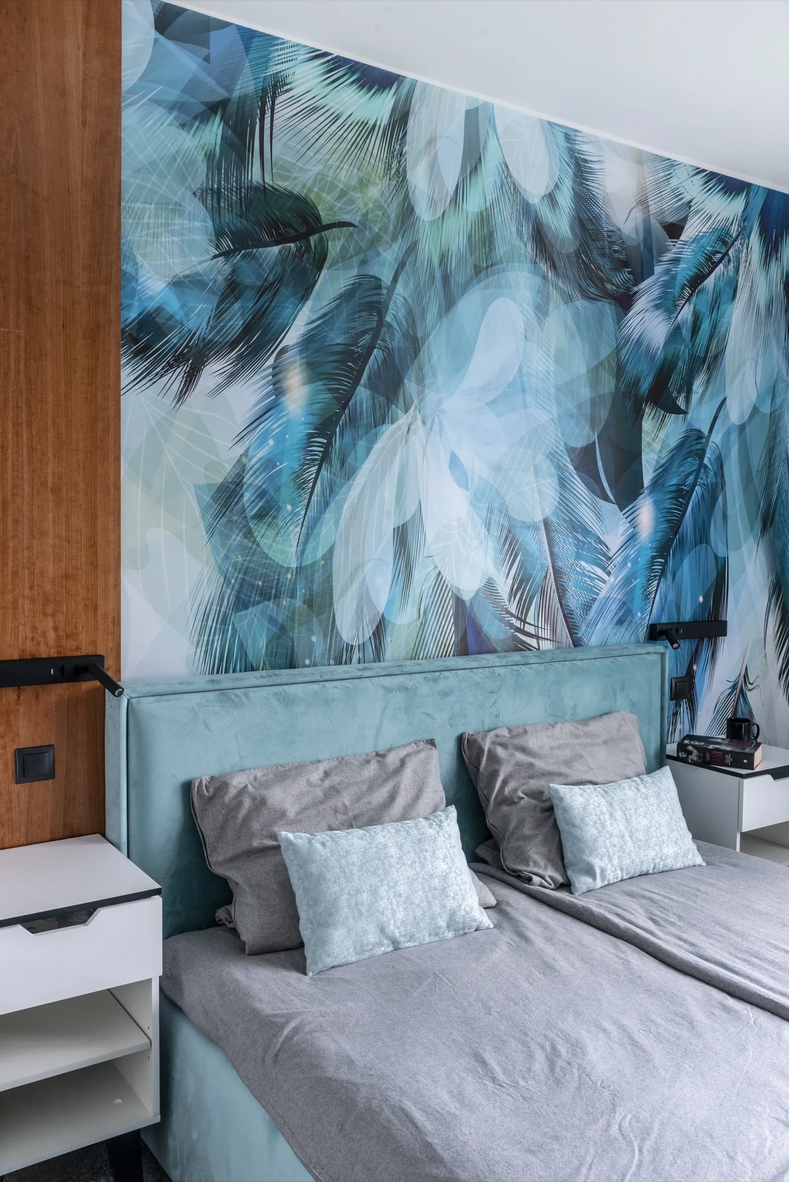 Bathroom mirror with LED strip