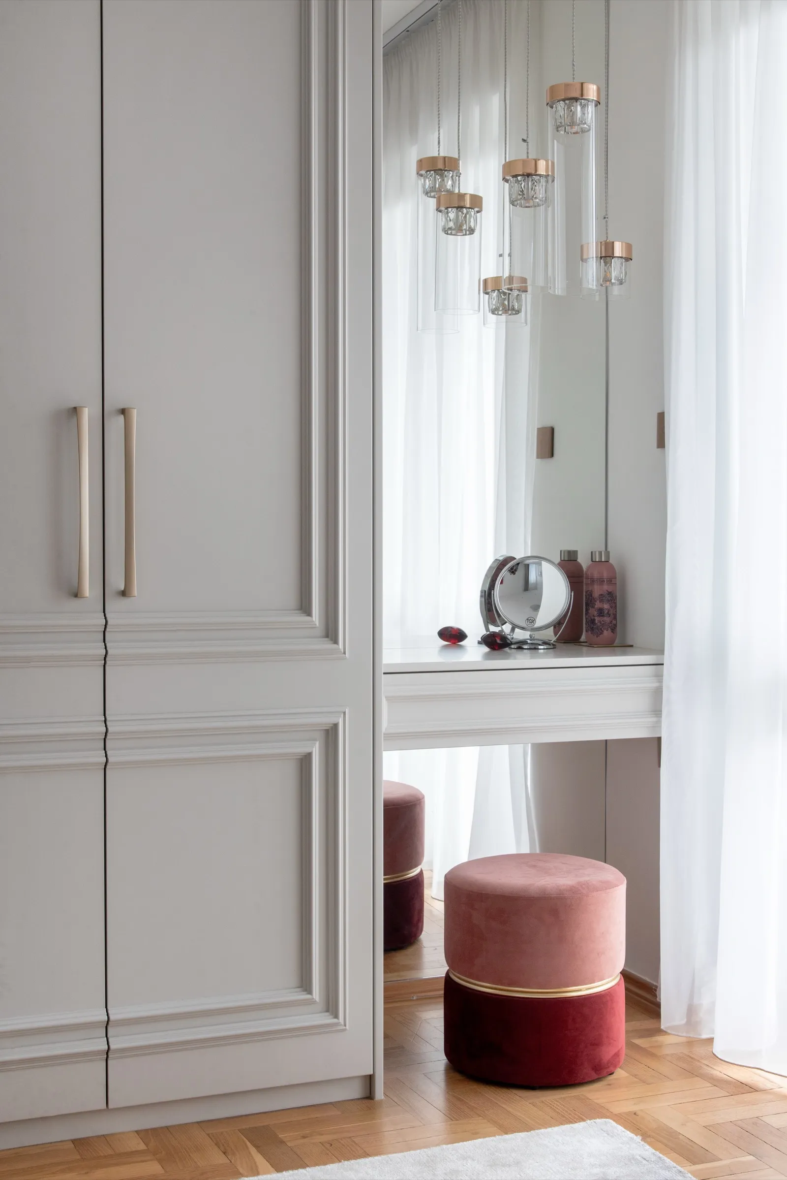 Vanity corner with brass crystal chandeliers