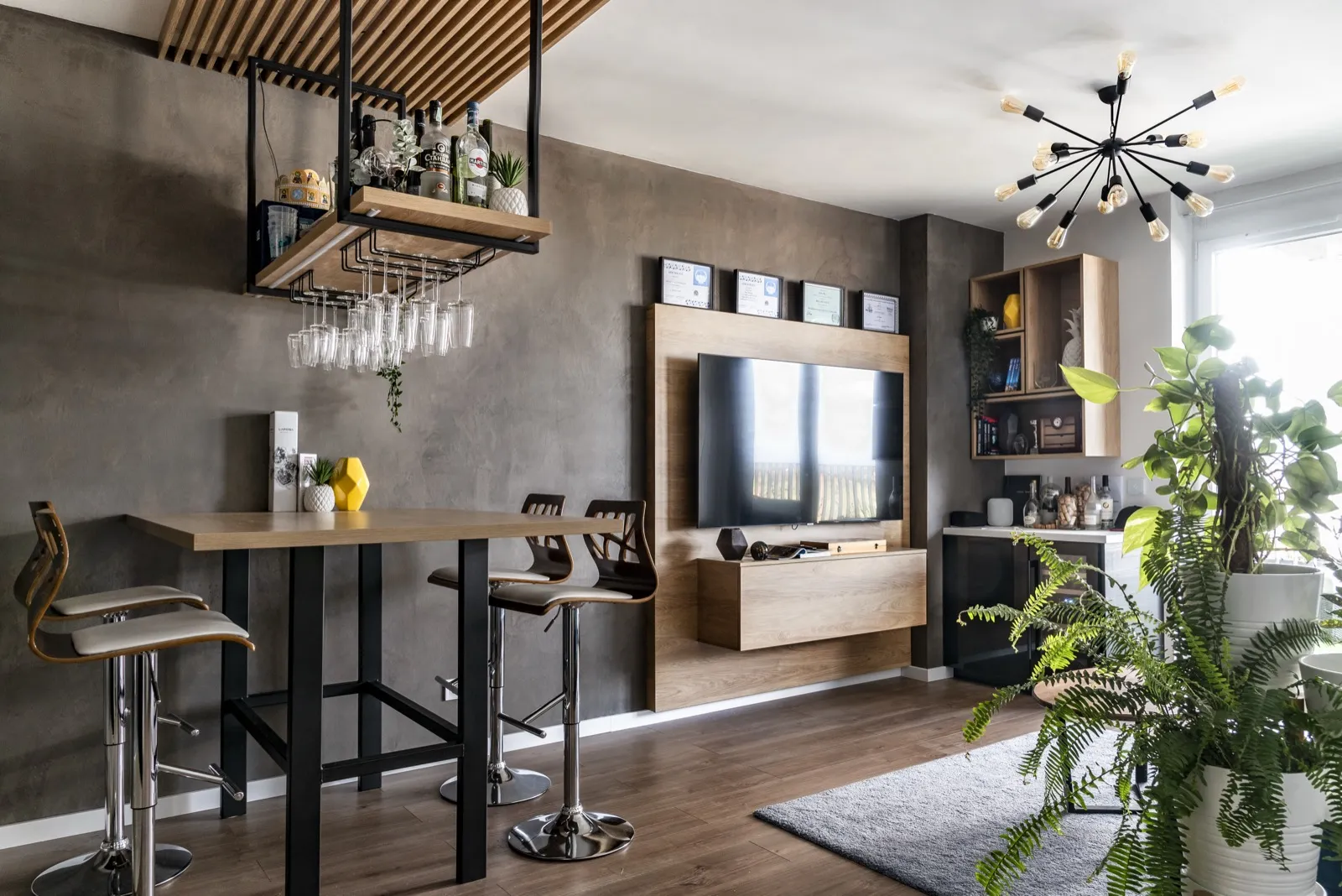 Bedroom with asymmetric layout