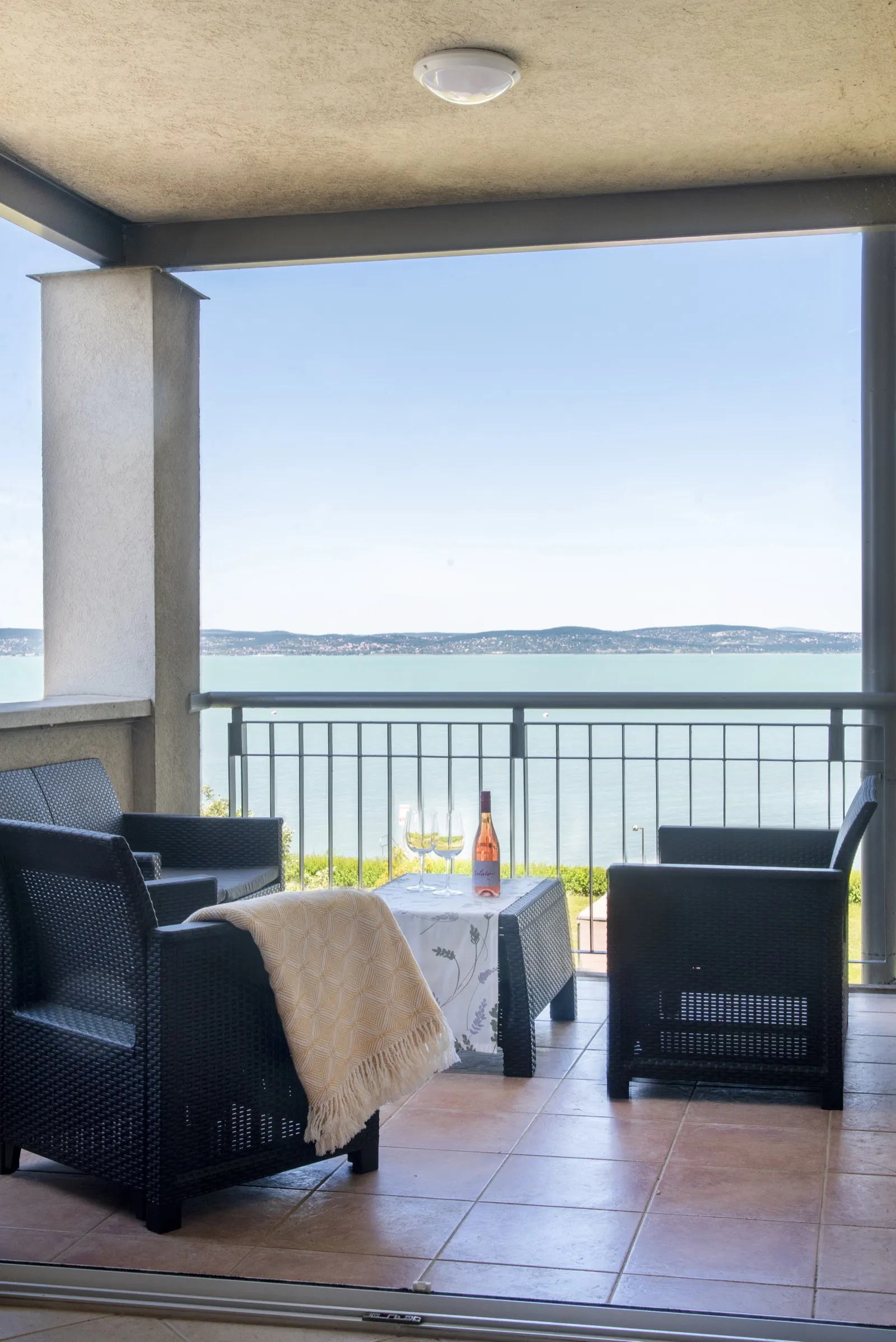 Black-and-white circle wall detail