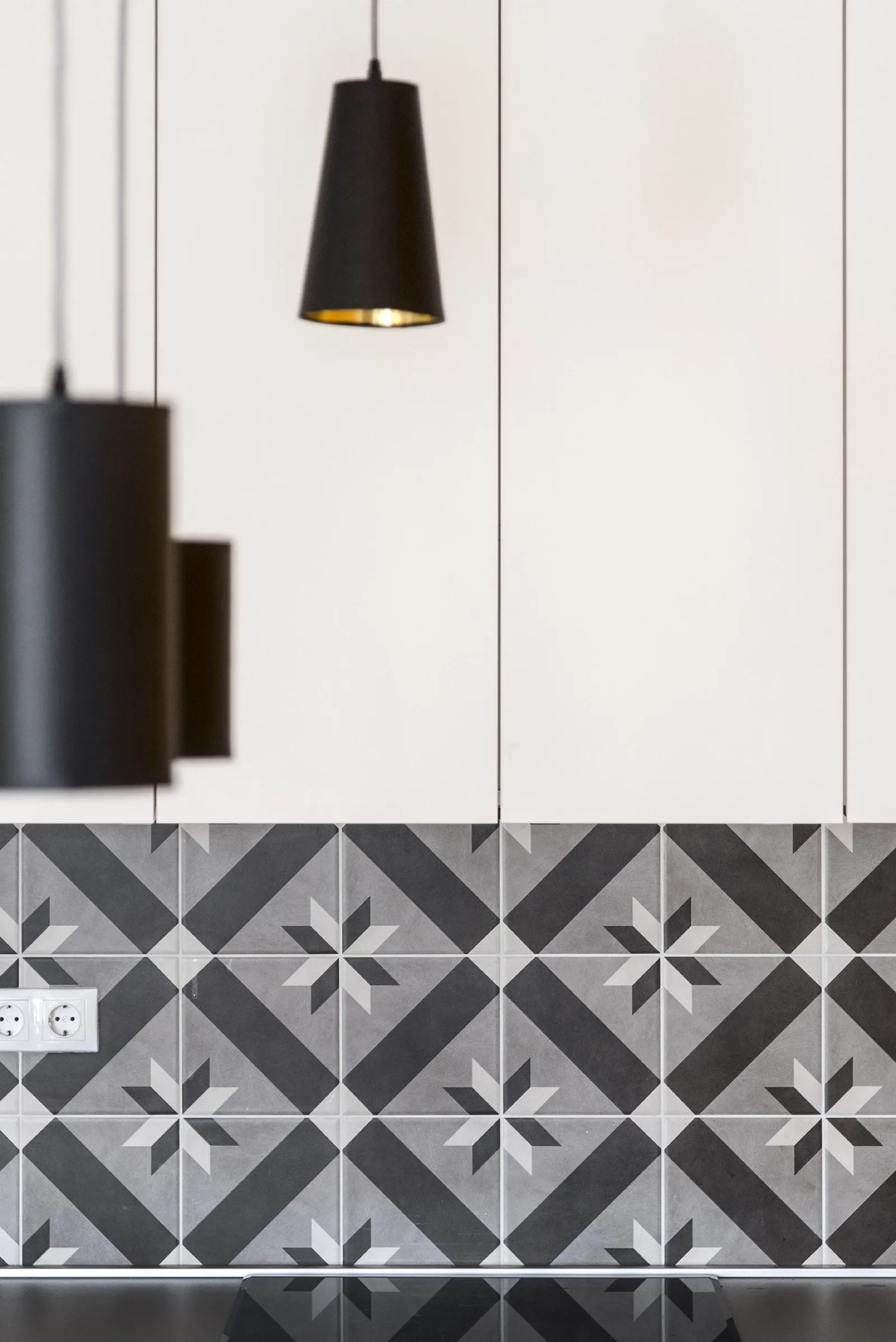 Swan chairs around the dining table