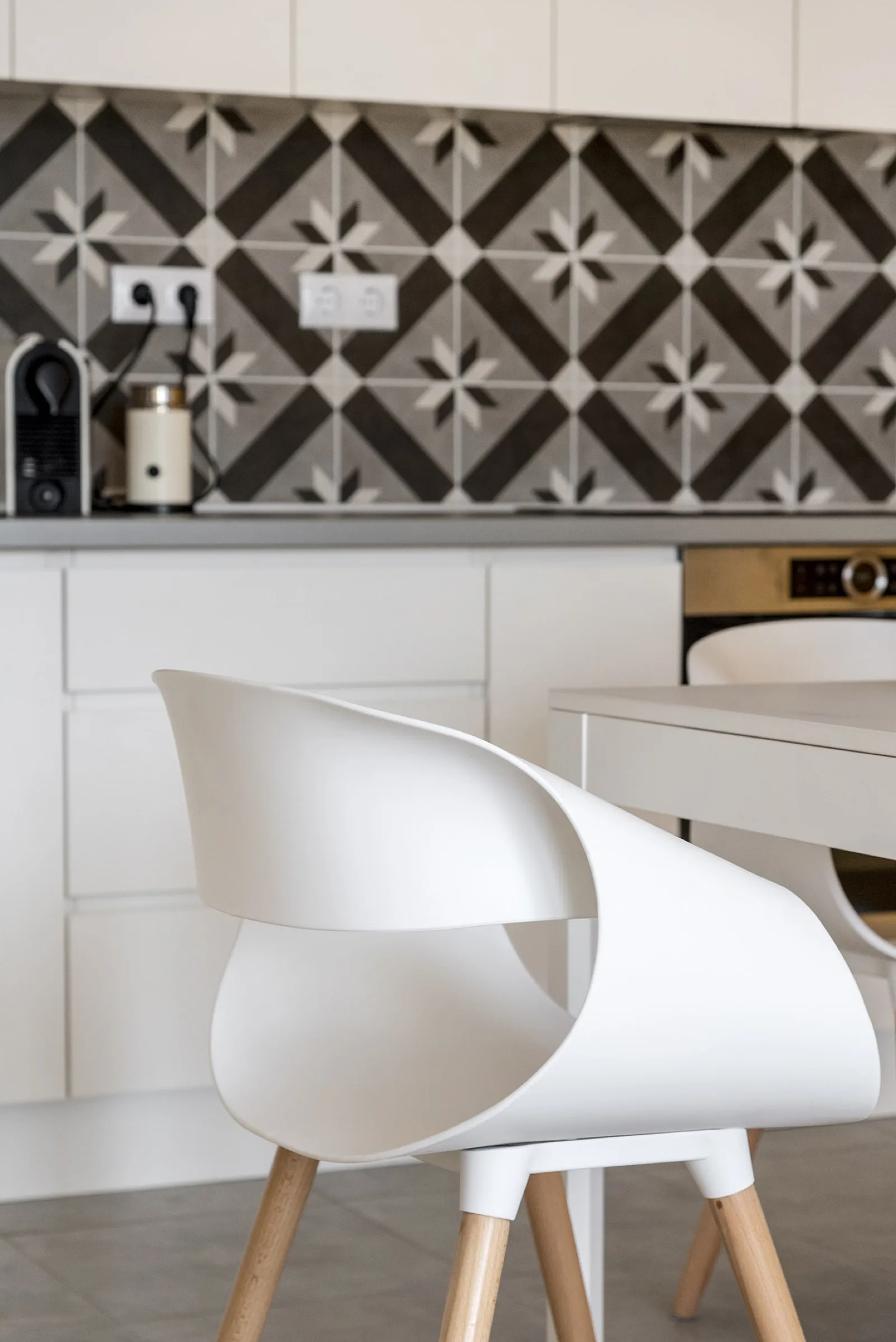 Deep blue curtains and golden lampshades