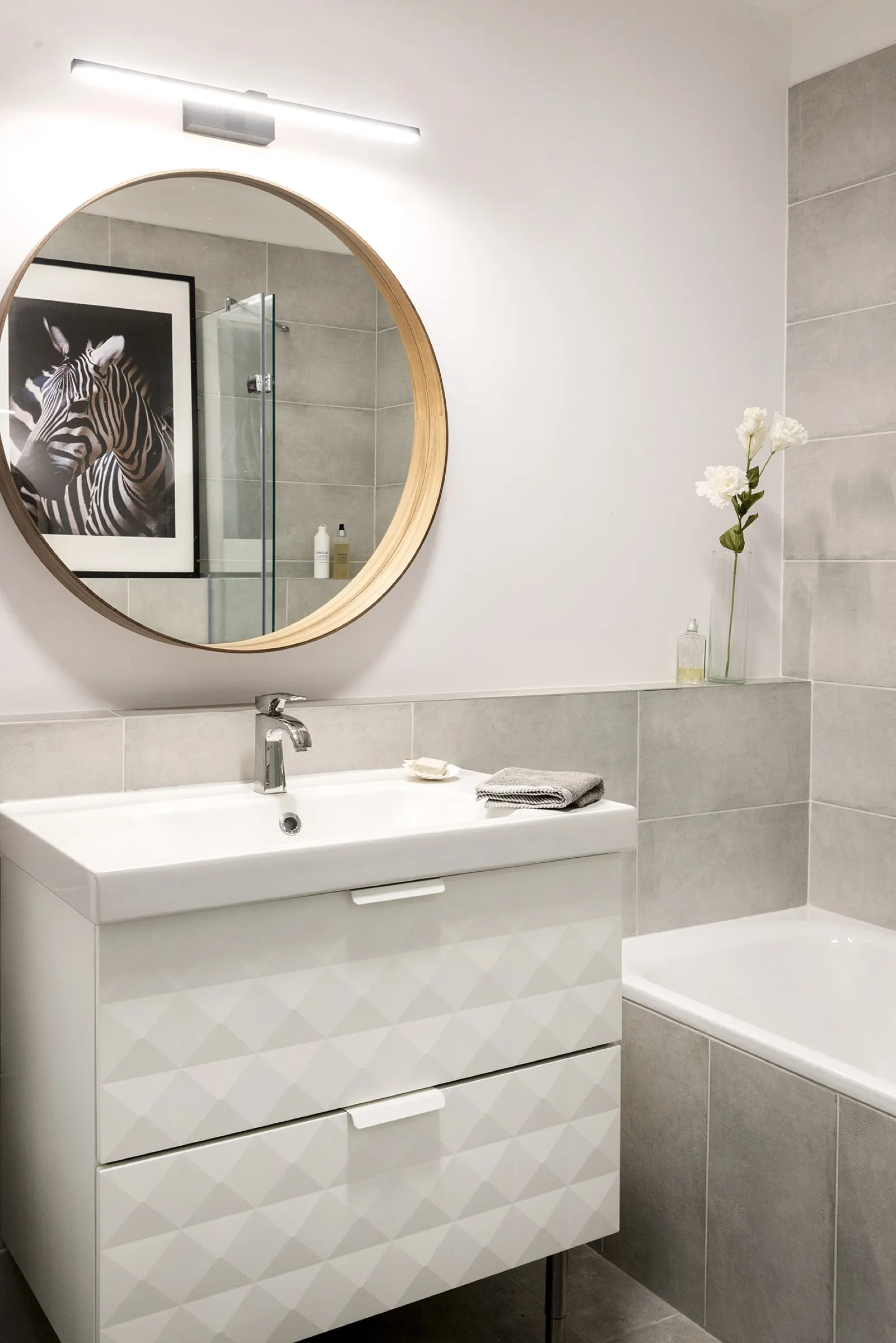 Kitchen and living room transition