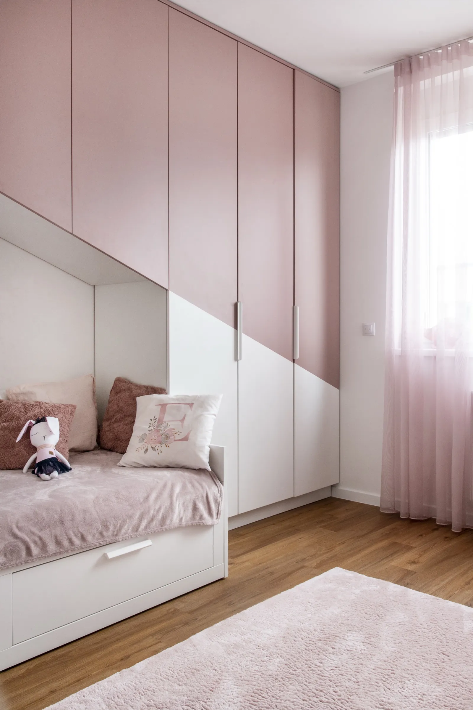 Bubble chandelier over dining area